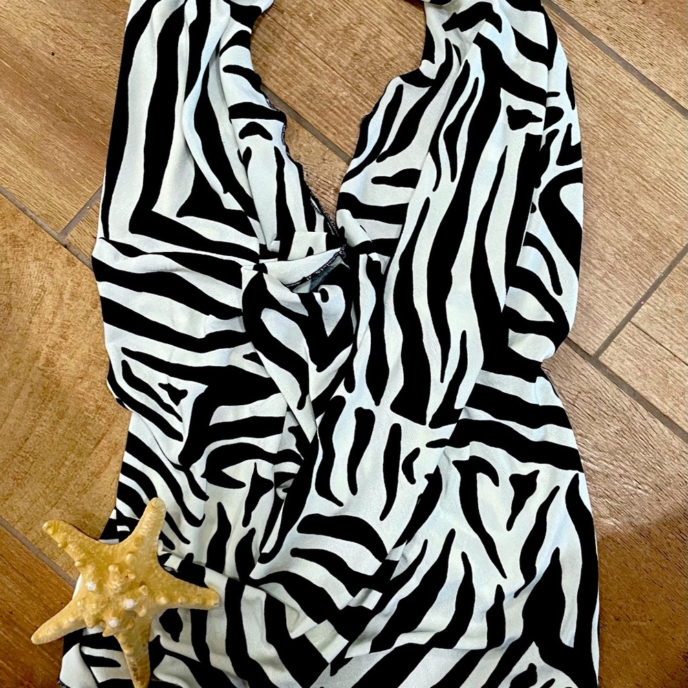 Sexy Zebra print Backless blouse size M